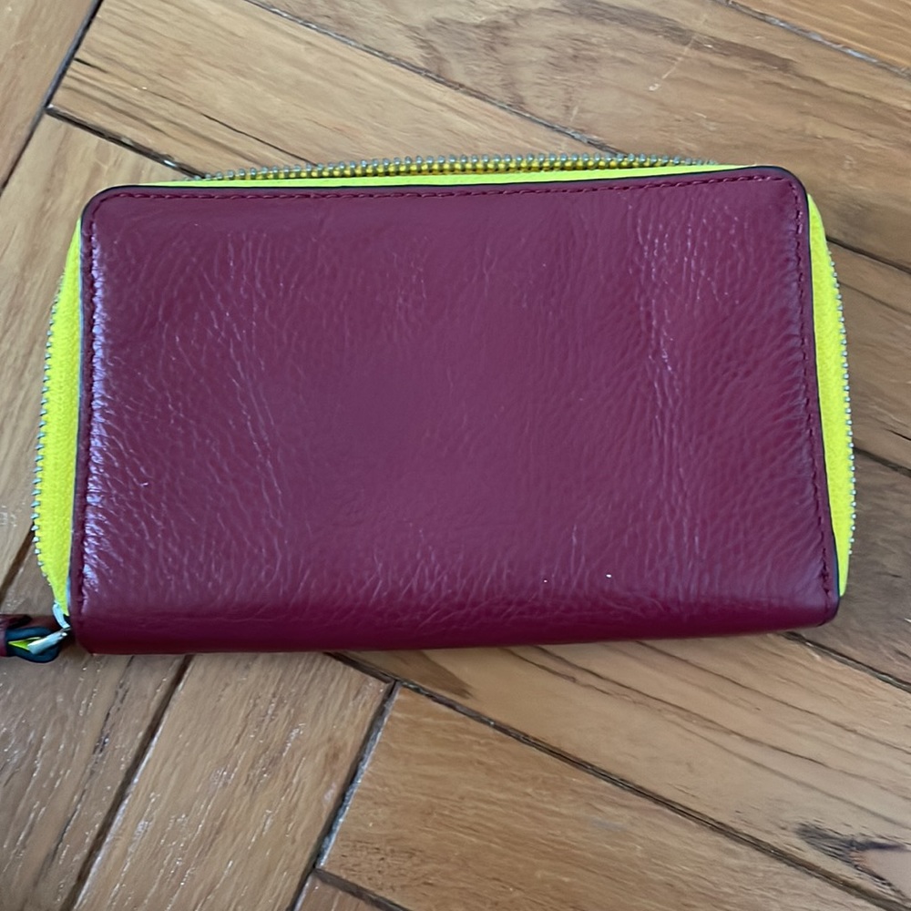 Floral Marc by Marc Jacobs wrist wallet. - Picture 2 of 3